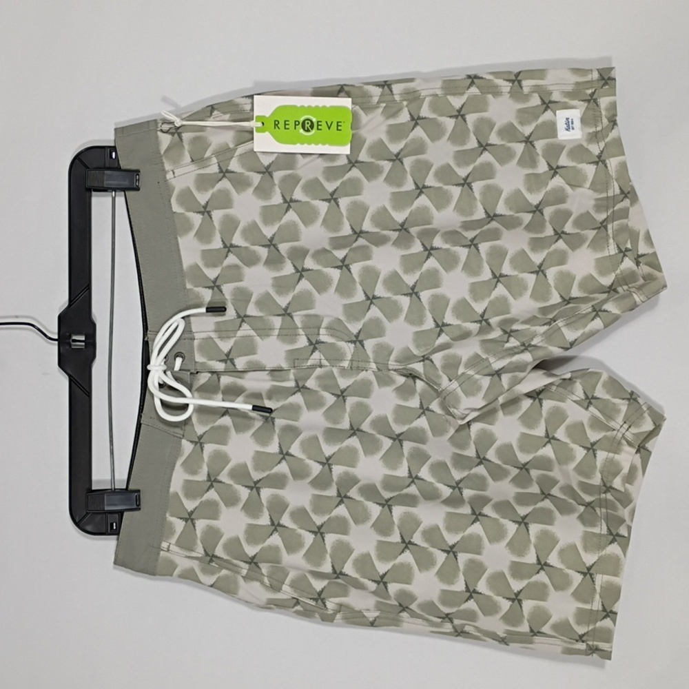 NWT Katin Desert Sage Iris Hybrid Swim Trunk Mens Size 32